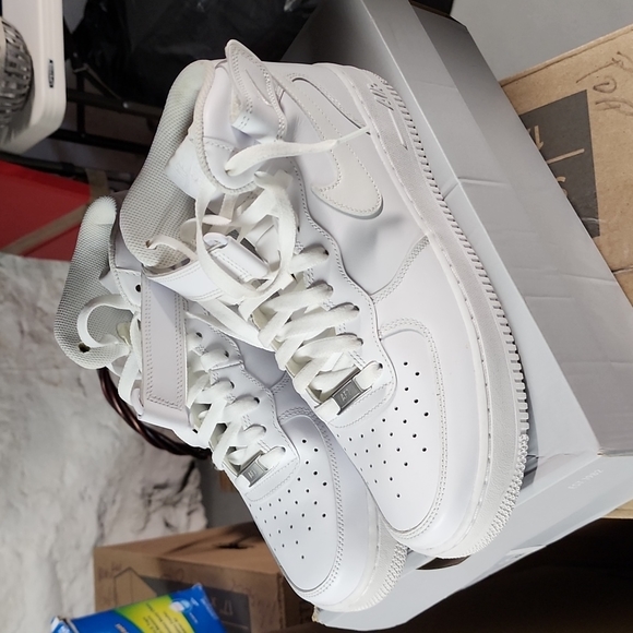 AF1 - Picture 3 of 3